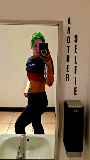 Airica demia  page leaked private photo uncensored HD quality