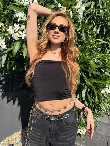 Alaiajeanneau leaked private photo uncensored HD quality