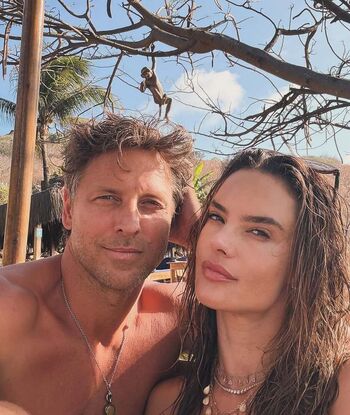 Alessandra ambrosio  page leaked private photo uncensored HD quality