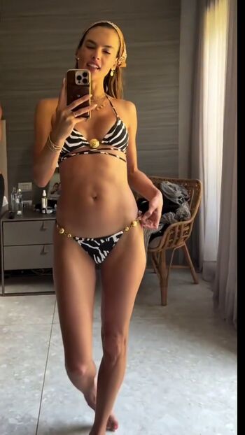 Alessandra ambrosio  page leaked private photo uncensored HD quality