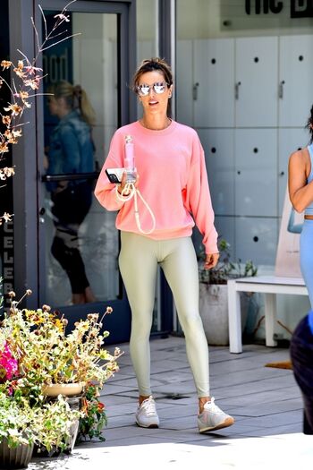 Alessandra ambrosio  page leaked private photo uncensored HD quality