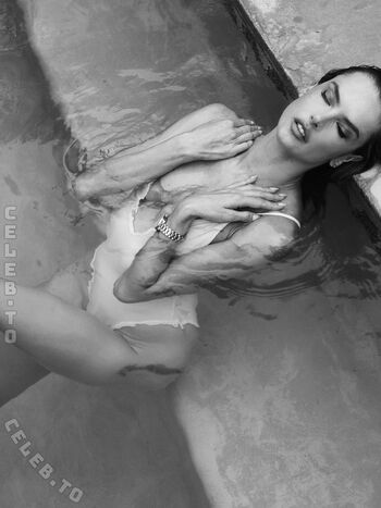 Alessandra ambrosio  page leaked private photo uncensored HD quality