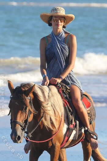 Alessandra ambrosio  page leaked private photo uncensored HD quality