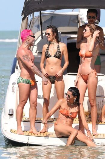 Alessandra ambrosio  page leaked private photo uncensored HD quality