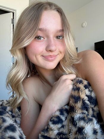 Alliereynolds leaked private photo uncensored HD quality