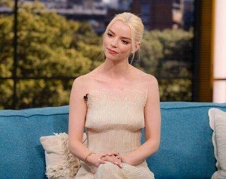 Anya taylor joy  page leaked private photo uncensored HD quality