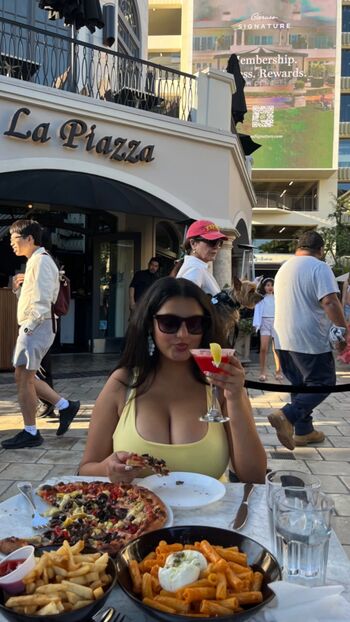 Ayushaaaa page leaked private photo uncensored HD quality