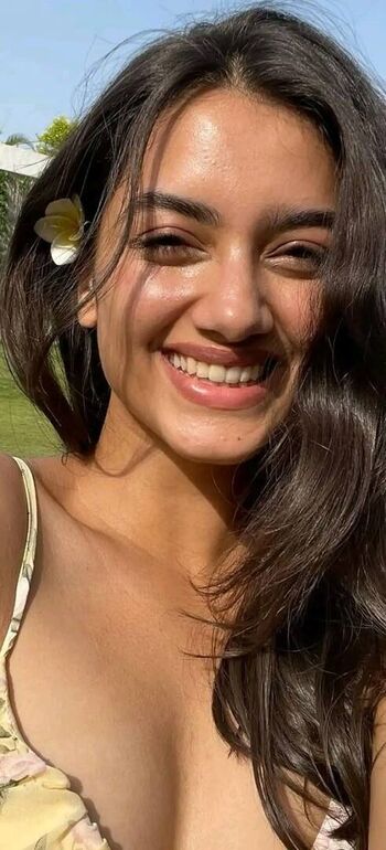 Bhagyashri leaked private photo uncensored HD quality