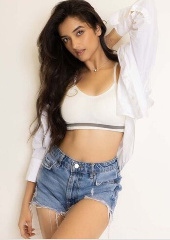 Bhagyashri leaked private photo uncensored HD quality