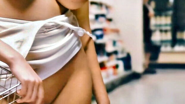 Bhagyashri leaked private photo uncensored HD quality