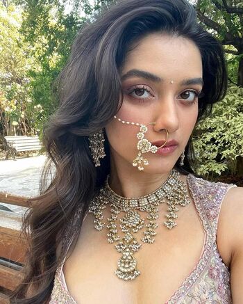 Bhagyashri leaked private photo uncensored HD quality