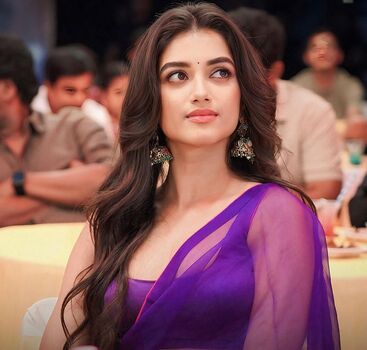Bhagyashri leaked private photo uncensored HD quality