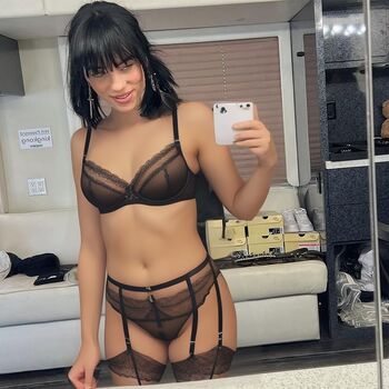 Billie eilish  page leaked private photo uncensored HD quality