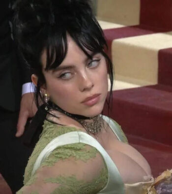 Billie eilish  page leaked private photo uncensored HD quality