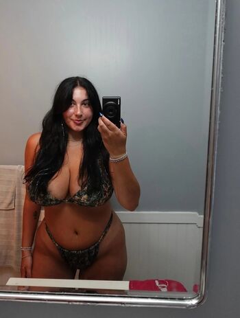 Bustybri leaked private photo uncensored HD quality
