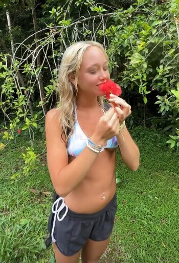 Cardin isabelle elliott  page leaked private photo uncensored HD quality