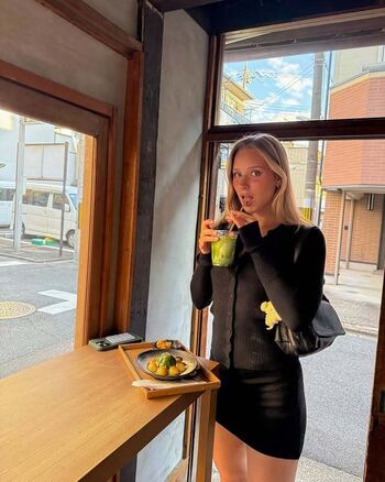 Caroline zalog  page leaked private photo uncensored HD quality