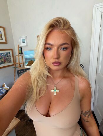 Cassiedavidsonx leaked private photo uncensored HD quality