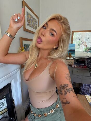 Cassiedavidsonx leaked private photo uncensored HD quality