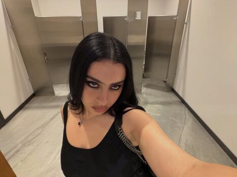 Charli xcx leaked private photo uncensored HD quality