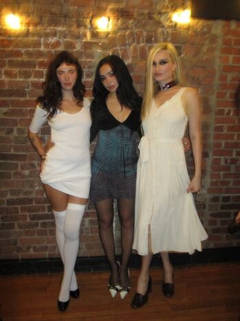 Charli xcx page leaked private photo uncensored HD quality