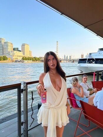 Clarissa bea page leaked private photo uncensored HD quality