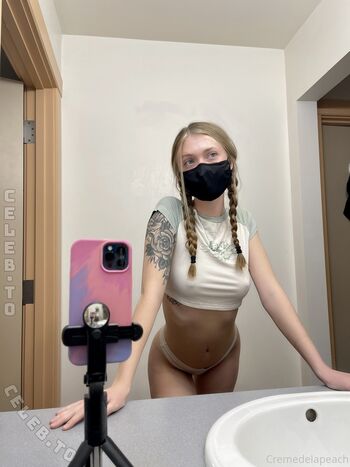 Cremedelapeach page leaked private photo uncensored HD quality