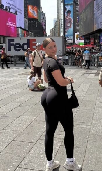 Curvy goddesses page leaked private photo uncensored HD quality