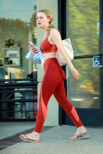 Dakota fanning leaked private photo uncensored HD quality
