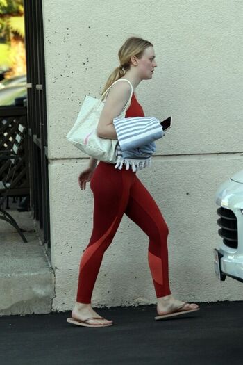 Dakota fanning leaked private photo uncensored HD quality