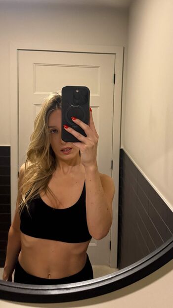 Djmissshelton  page leaked private photo uncensored HD quality