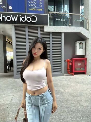 Duyenn hipp  page leaked private photo uncensored HD quality