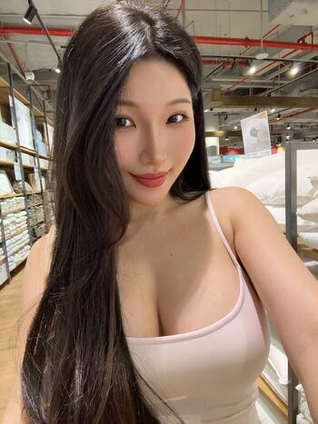 Duyenn hipp  page leaked private photo uncensored HD quality