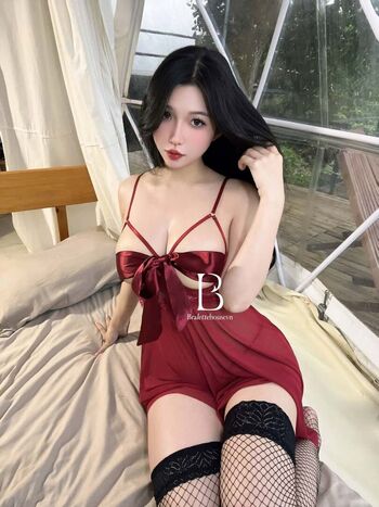 Duyenn hipp  page leaked private photo uncensored HD quality