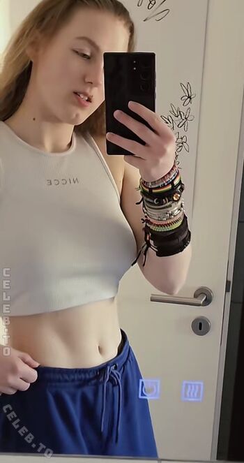 Einfachnurchristiinaa page leaked private photo uncensored HD quality