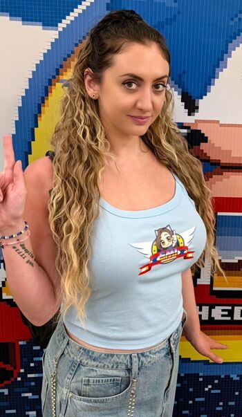 Emidivergent leaked private photo uncensored HD quality
