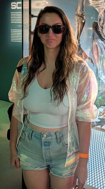 Emidivergent leaked private photo uncensored HD quality