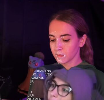 Emilycc leaked private photo uncensored HD quality