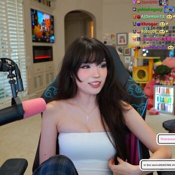 Emiru  page leaked private photo uncensored HD quality