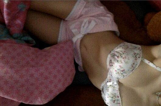 Emiru  page leaked private photo uncensored HD quality