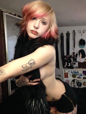 Emoemz page leaked private photo uncensored HD quality