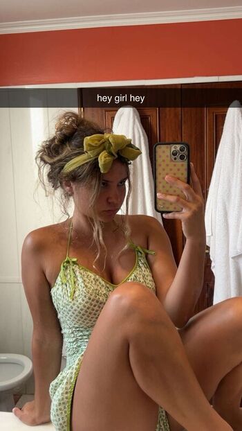 Ester dobrik page leaked private photo uncensored HD quality