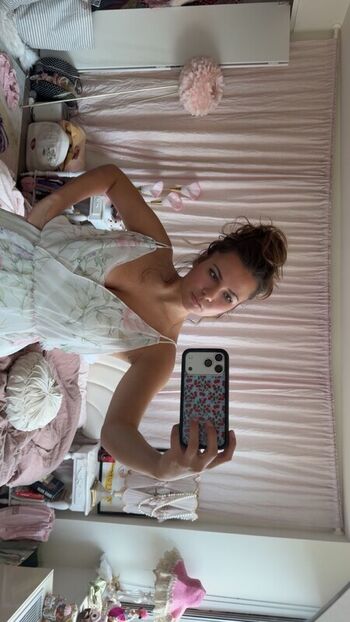 Ester dobrik page leaked private photo uncensored HD quality
