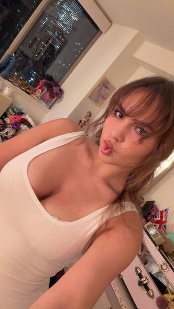 Ester dobrik page leaked private photo uncensored HD quality