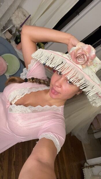 Ester dobrik page leaked private photo uncensored HD quality