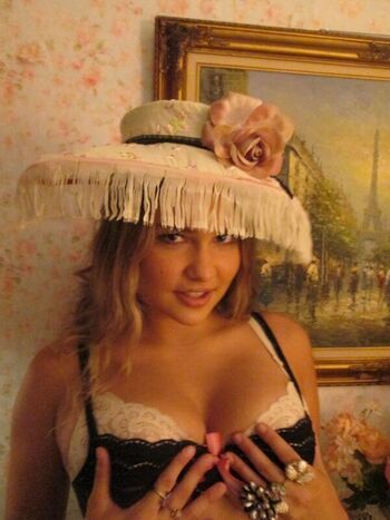 Ester dobrik page leaked private photo uncensored HD quality