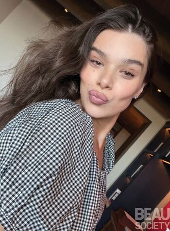 Hailee steinfeld  page leaked private photo uncensored HD quality