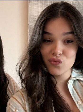Hailee steinfeld  page leaked private photo uncensored HD quality