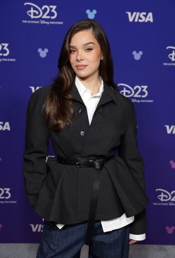 Hailee steinfeld  page leaked private photo uncensored HD quality