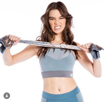 Hailee steinfeld  page leaked private photo uncensored HD quality